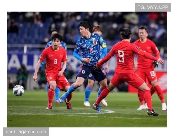 流血离场判罚规则详解：何时必须临时换人影响比赛节奏？