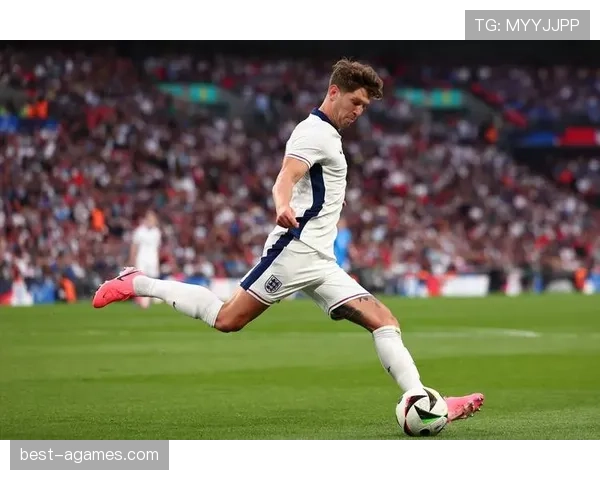 斯通斯为何能在对阵顶级豪门时保持防守稳定性？